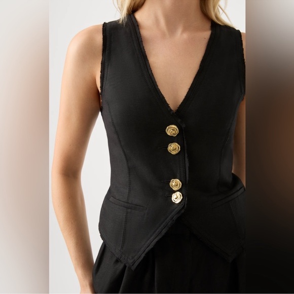AJE.
PRIMROSE TAILORED VEST (BLACK) - Picture 3 of 10